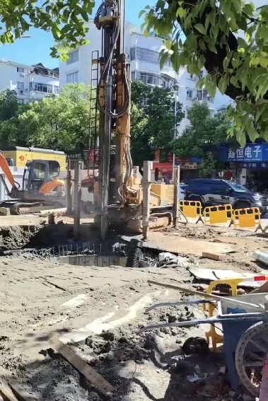 绩溪岩石井
